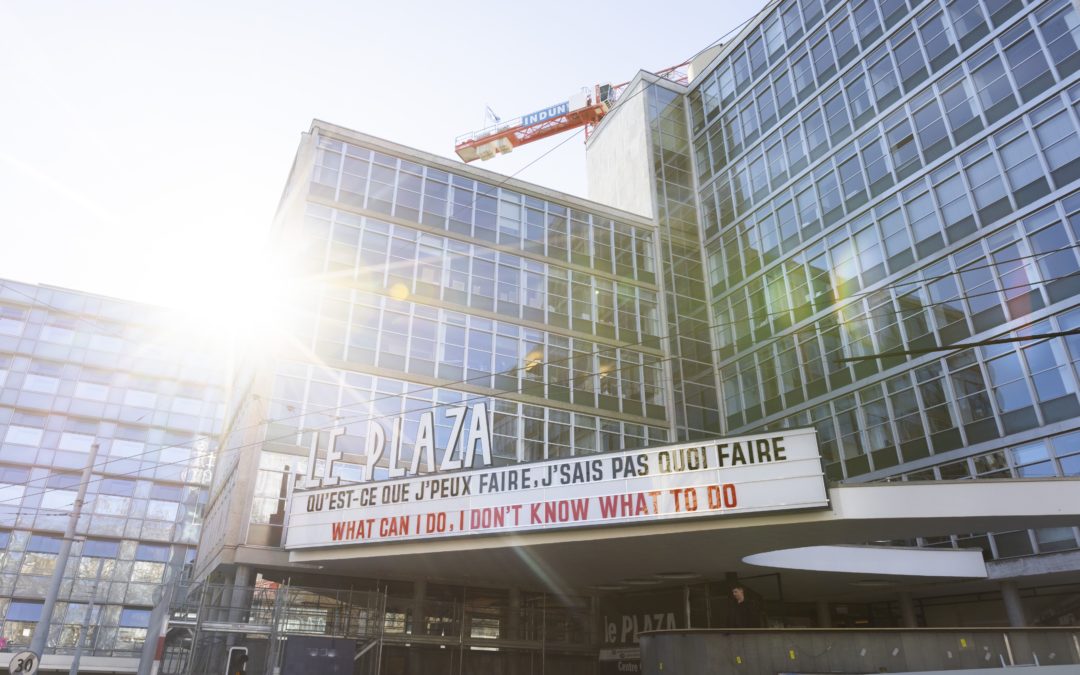 Une réplique culte de Godard pour l’enseigne lumineuse du Plaza